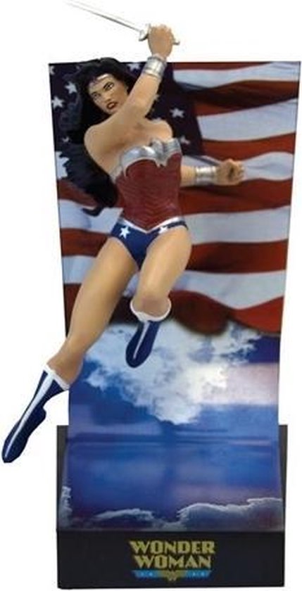 DC Comics: Wonder Woman New 52 Premium Motion Statue