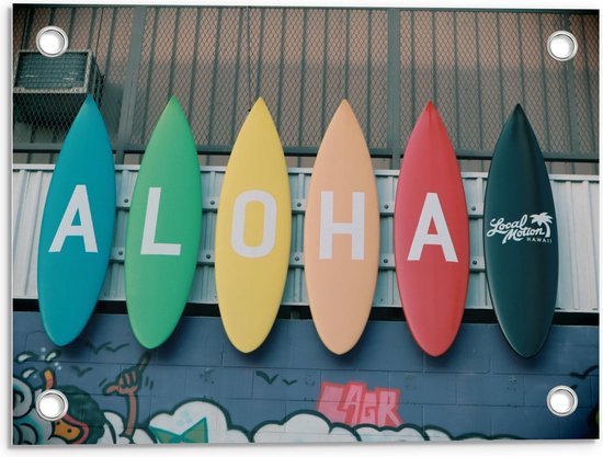 Tuinposter – Aloha Surfborden - 40x30cm Foto op Tuinposter  (wanddecoratie voor buiten en binnen)