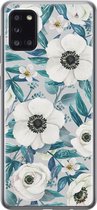 Samsung Galaxy A31 hoesje siliconen - Witte bloemen - Soft Case Telefoonhoesje - Bloemen - Blauw