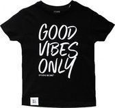 STUDIO BY BO® Kinder T-shirt Jongens Good Vibes | 100% GOTS gecertificeerd biologisch katoen | Maat 7-8 jaar 122-128cm | Biokatoen | Tof verpakt!