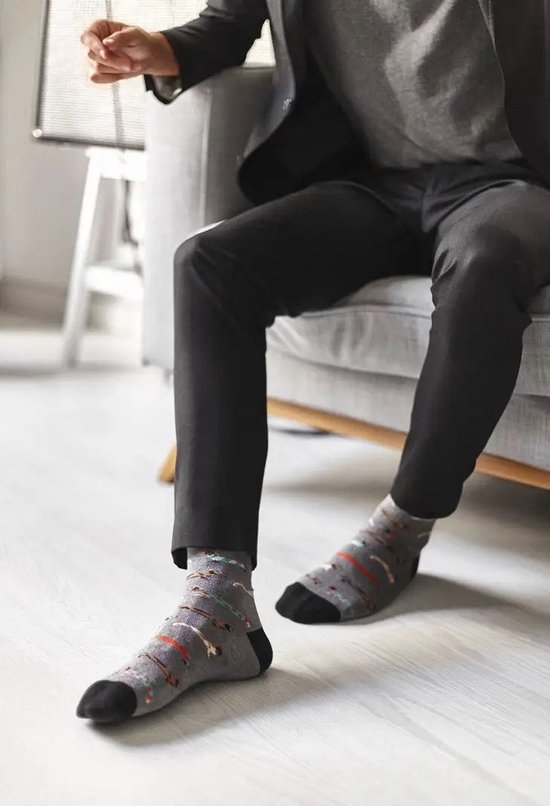 Chaussettes drôles Grijs avec Teckels en coton Bio taille 36-40 - Teckels - Doux - Cadeau Trendy - Cadeau Trendy - Anniversaire - Cadeau