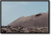 Sereen Vulkanisch Canvas - Lanzarote's Stille Pracht - Minimalistisch Vulkanisch - Fotoposter 60x40 met Lijst