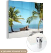 MuchoWow® Glasschilderij 50x50 cm - Schilderij acrylglas - Palmboom - Boot - Strand - Foto op glas - Schilderijen