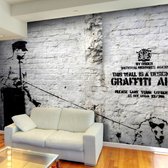 Fotobehangkoning - Behang - Vliesbehang - Fotobehang - Banksy - Graffiti Area - Muurschildering - Straatkunst - 400 x 280 cm