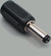 DC plug 5,5 x 2,1 mm (m) - DC plug 5,5 x 2,5 mm (v) adapter / zwart