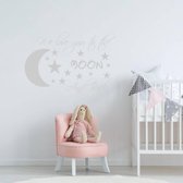 Muursticker We Love You To The Moon And Back - Lichtgrijs - 80 x 55 cm - baby en kinderkamer - baby baby en kinderkamer engelse teksten