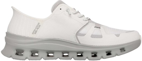 Naturel Skechers Glide-Step Pro instapper opzij gezien, met grijze, opengewerkte zool.