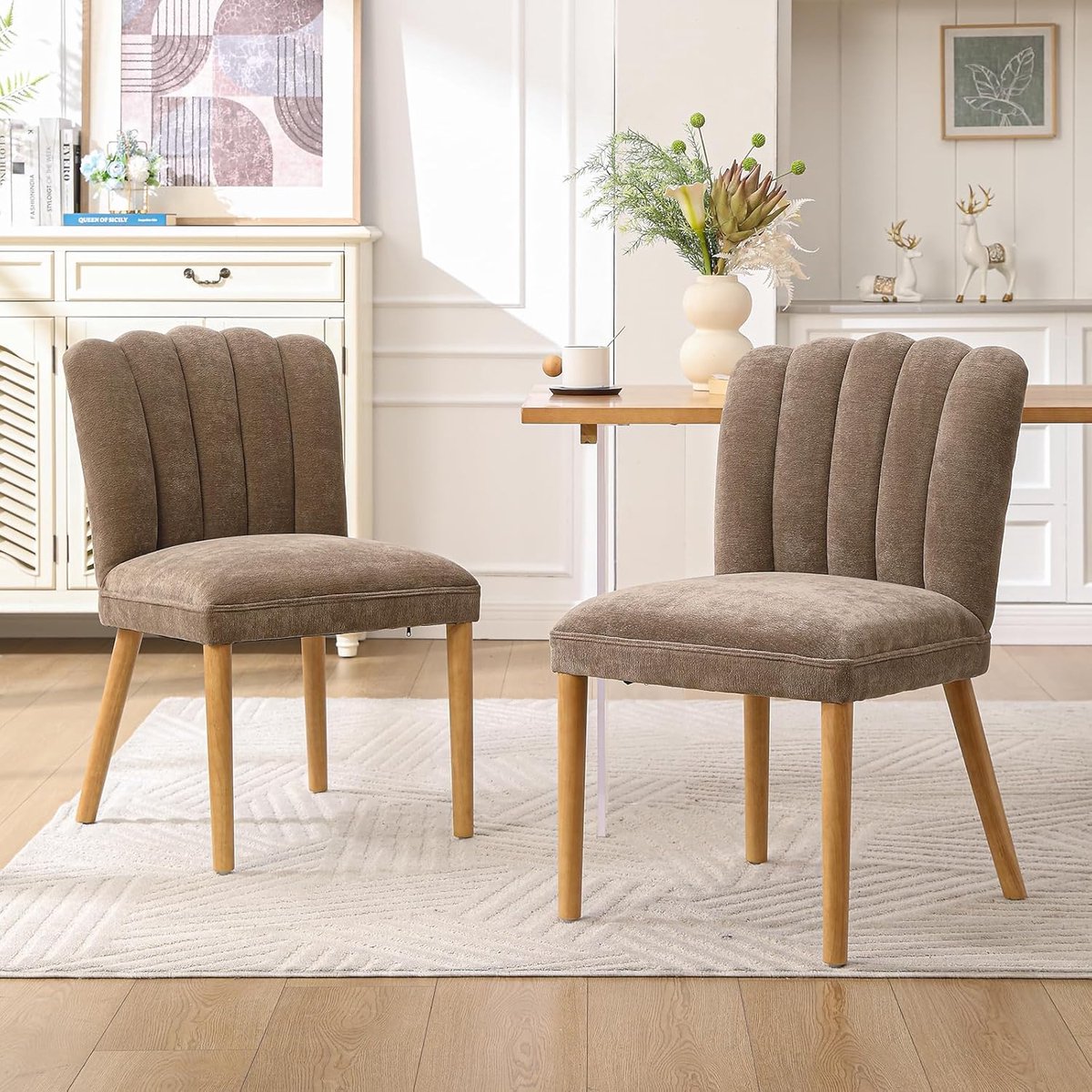 Eetkamerstoelen Set van 2 – 62x50,5x84 cm – Moderne Chenille Stoelen met Houten Poten & Gewatteerde Rug – Comfortabele Farmhouse Keukenstoelen Bruin – HomebyNicole