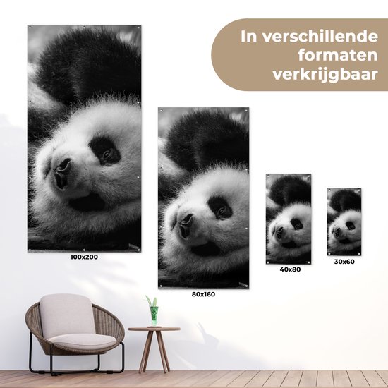 Tuinposter 30x60 cm - Tuindecoratie Dierenprofiel rollende panda in zwart-wit - Poster voor in de tuin - Buiten decoratie - Schutting tuinschilderij - Tuindoek muurdecoratie - Wanddecoratie balkondoek