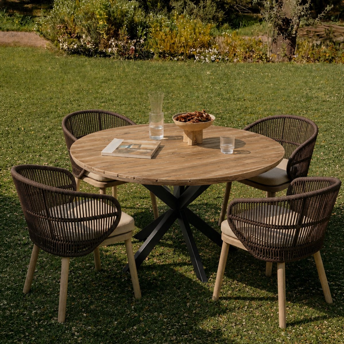 Sfeerwonen Enzo Tuintafel Rond - 130 cm – Mangohout Naturel – Outdoor – Swiss Edge – Matrix Spinpoot Zwart - 6 personen thumbnail 7