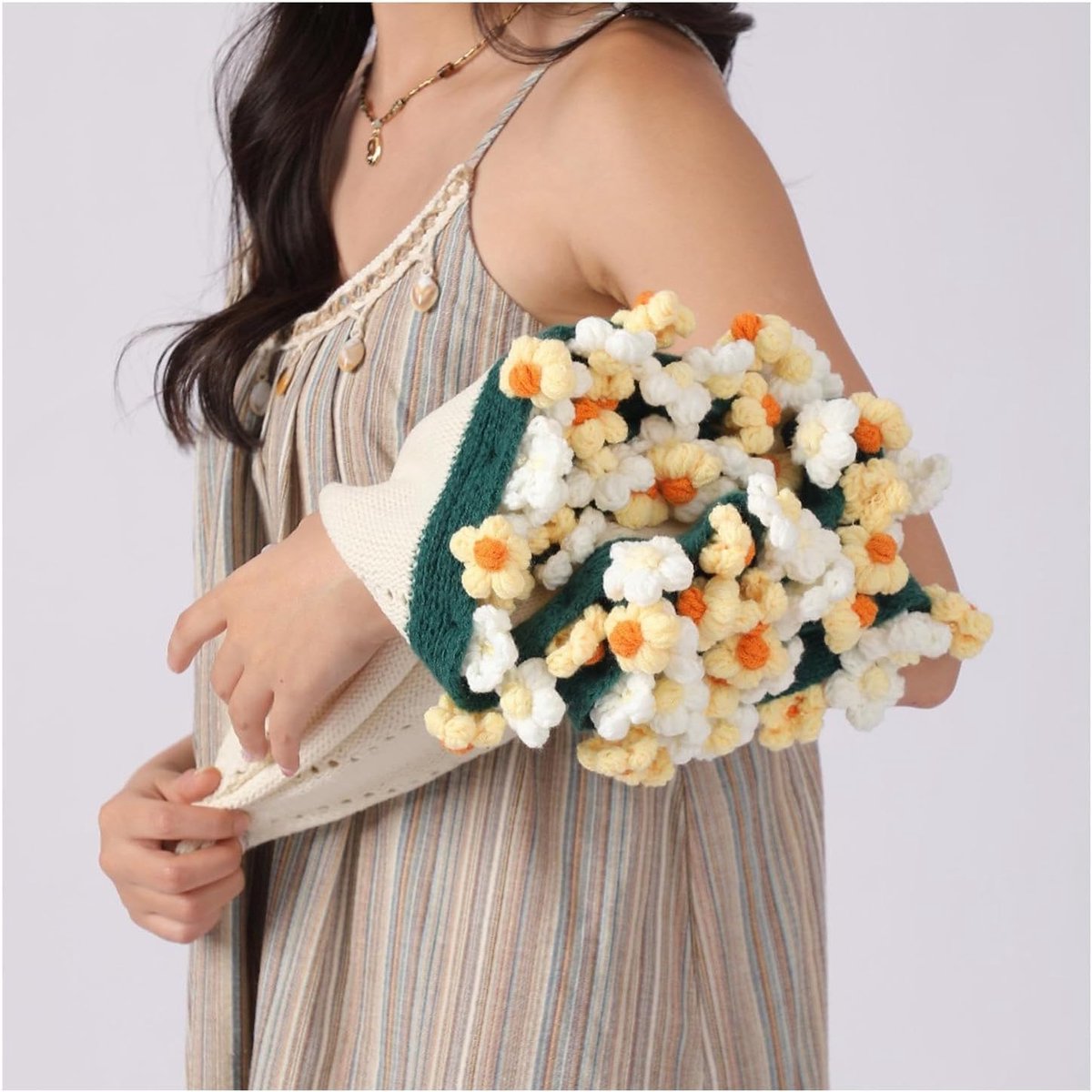 1 Afgewerkte deken met madeliefjesboeket - 80 cm - Ca. 64 bloemen - Handgemaakt rozenboeke
