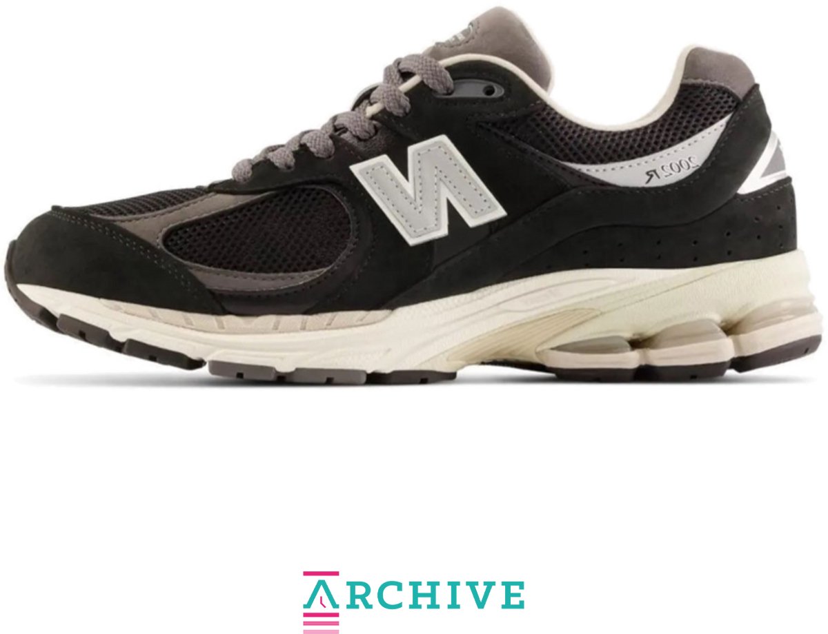 New Balance 2002R ‘ Castlerock’ . Wit