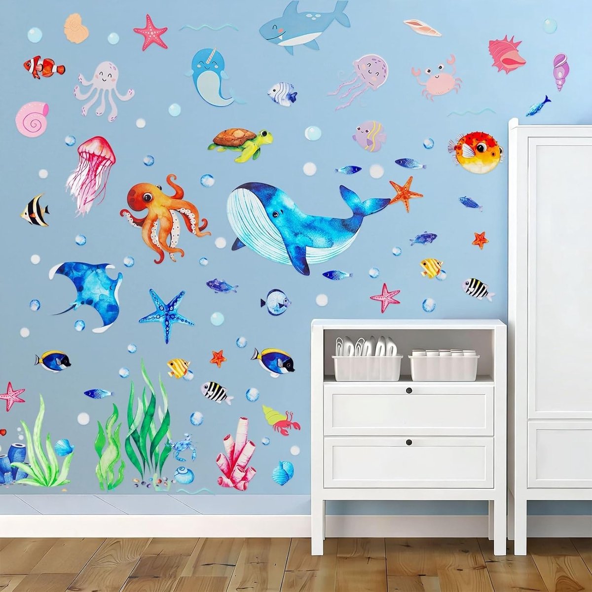 Mooie wandstickers met zeedieren voor kinderkamer, decoratie met kwal, vis en zeewier, kleurrijke muurstickers voor een speelse uitstraling