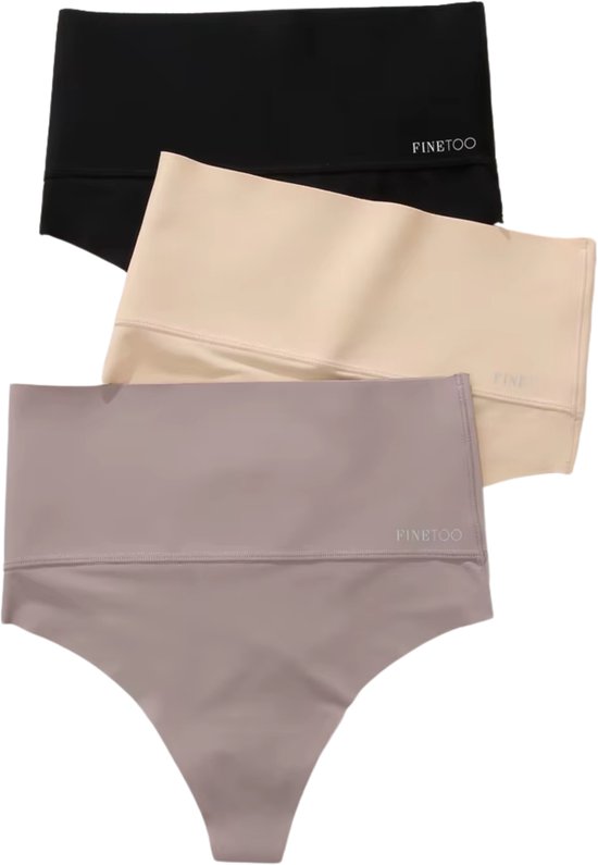 Drie naadloze strings in zwart, beige en taupe, met merklogo's, opgestapeld.