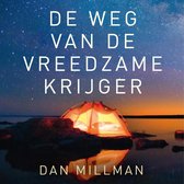 Boek "De Weg van de Vreedzame Krijger" van Dan Millman, met een verlichte tent onder een sterrenhemel.