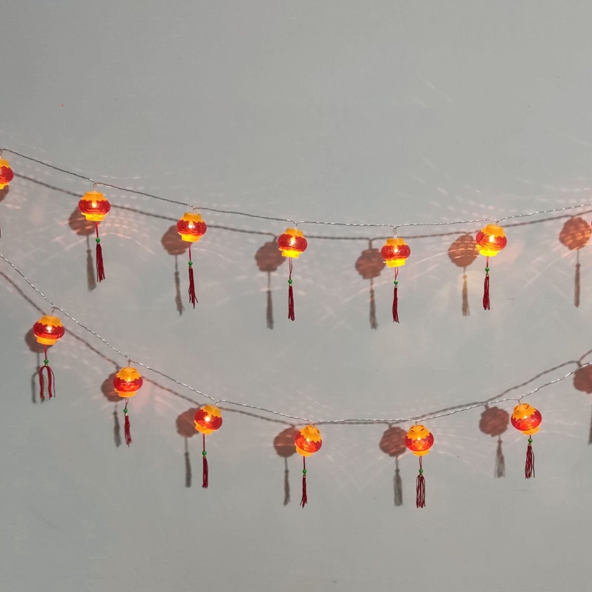 Livia home - Rode Chinese Lantaarn - Lichtslinger - 6 Meter - LED - Perfect voor Feestdagen - Geschikt voor Binnen en Buiten