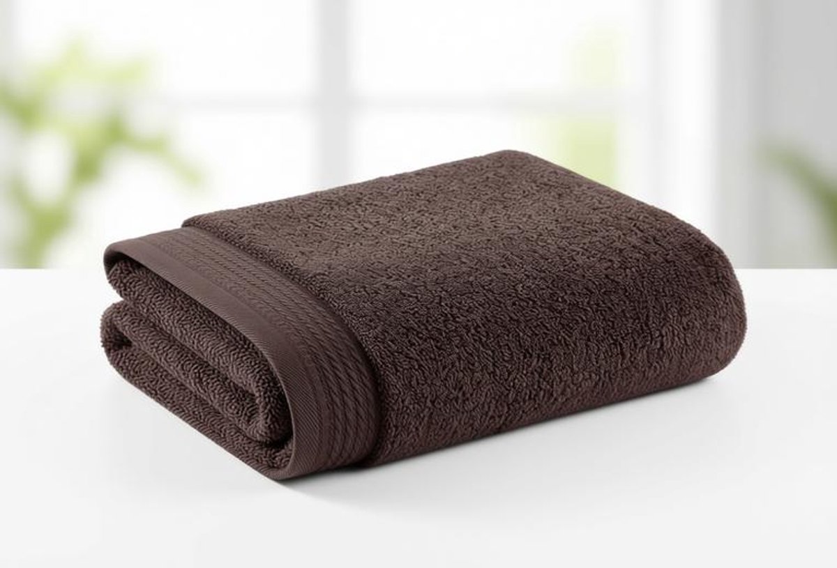 Maison Elara Douchehanddoek en Badhanddoek van 100% Gekamd Katoen - 600 g/m², 70 x 140 cm, Bruin