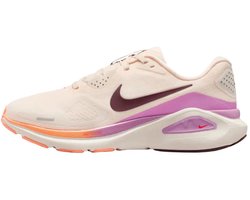 Nike structure 26 in de kleur wit.