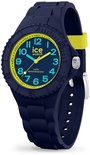 Donkerblauw horloge met gele lunette, cyaan wijzerplaat met gele cijfers en wijzers.