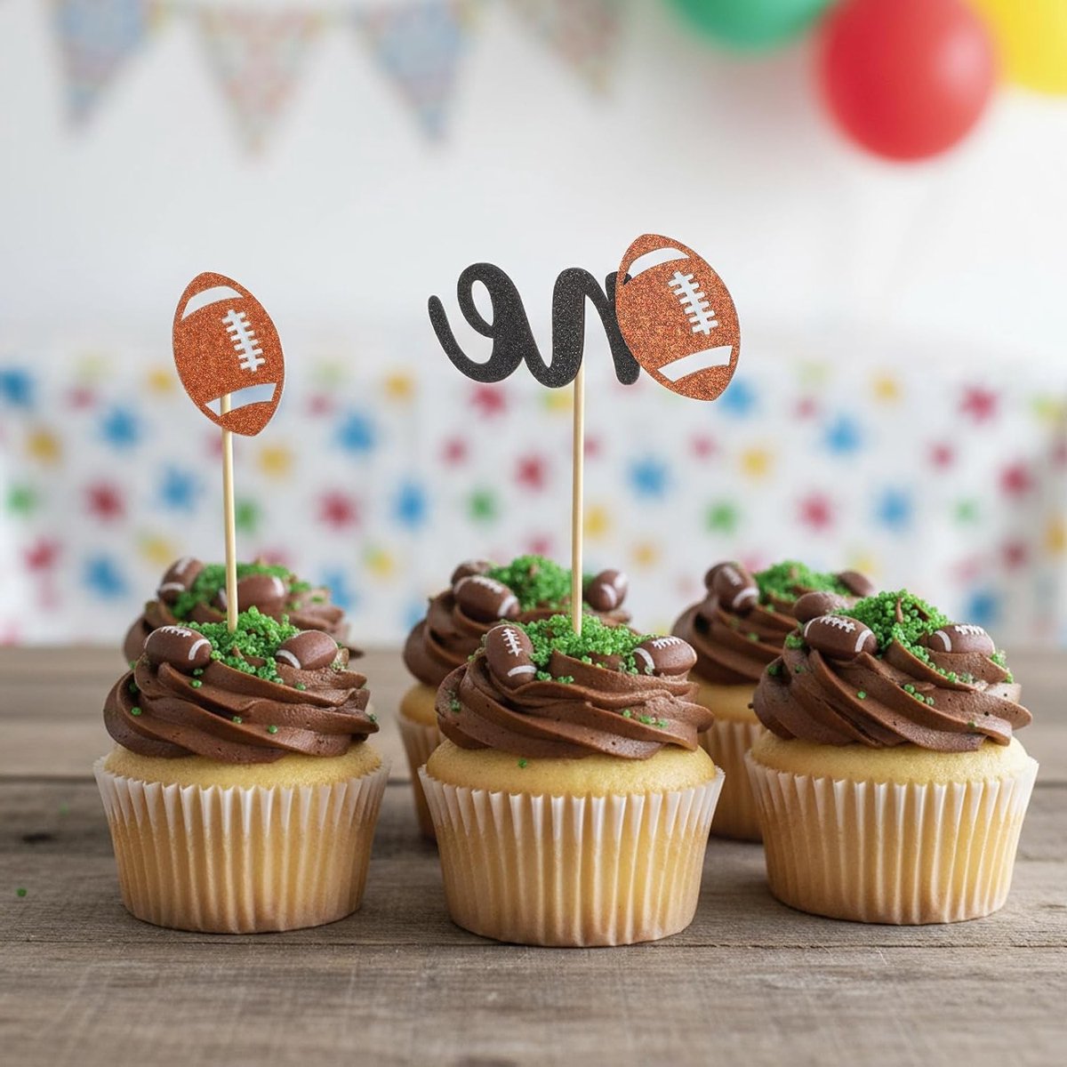 24 Stuks Voetbal Cupcake Toppers voor 1e Verjaardag - Glanzende Sport Motieven en Taartdecoraties voor Babyshower en Feestjes