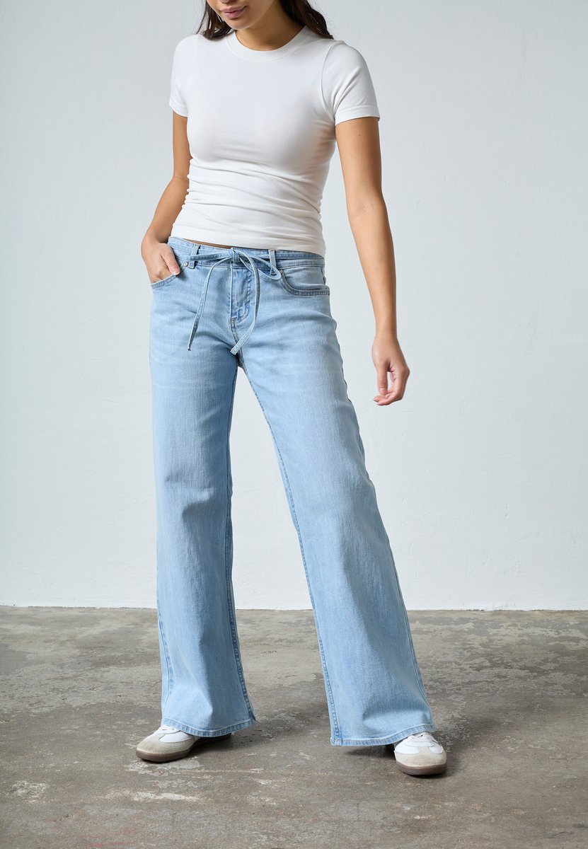 SISTERS POINT Onea-belt.je8 - Dames Jeans - Light blue - Maat L