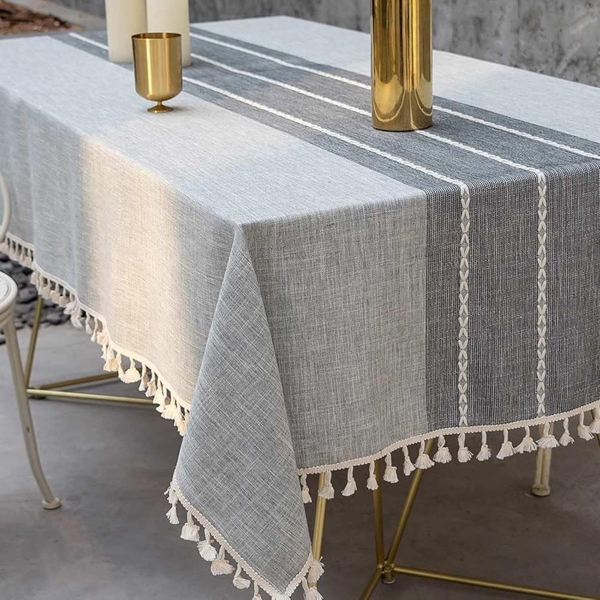 Tafelkleed - Table cover - Eettafel decoratie - Kreukvrij en kleurvast - 140x300 cm - Grijs