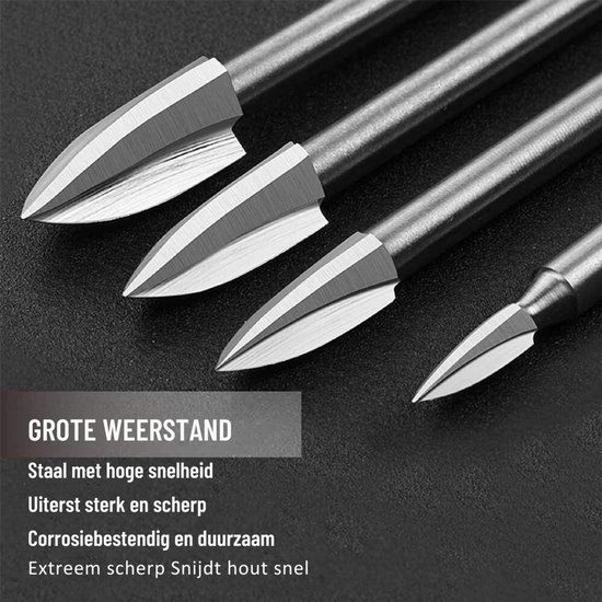 Drie zilverkleurige graveerbeitels met puntige koppen die hout snijden. "GROTE WEERSTAND"