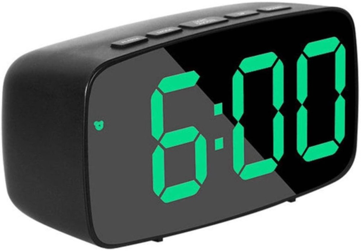 carmdering - Digitale Wekker - LED Wekker - Groot Display - Spraakgestuurd, 3 helderheidsstanden, dubbele alarmen - Toont tijd, datum, temperatuur - Nachtmodus dimt 18:00-06:00 - Werkt op USB of AAA batterijen - Groen