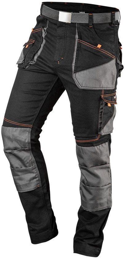 Zwarte werkbroek met grijze en oranje accenten, meerdere zakken en verstevigde knieën.
