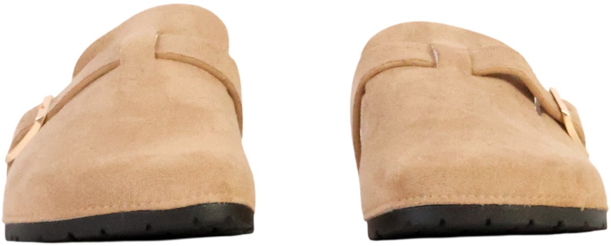 Pantoffels en klompen om aan te trekken