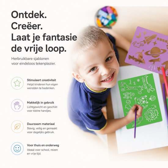 Jongen met een brede glimlach tekent met sjablonen met thema's als ruimte en dieren.