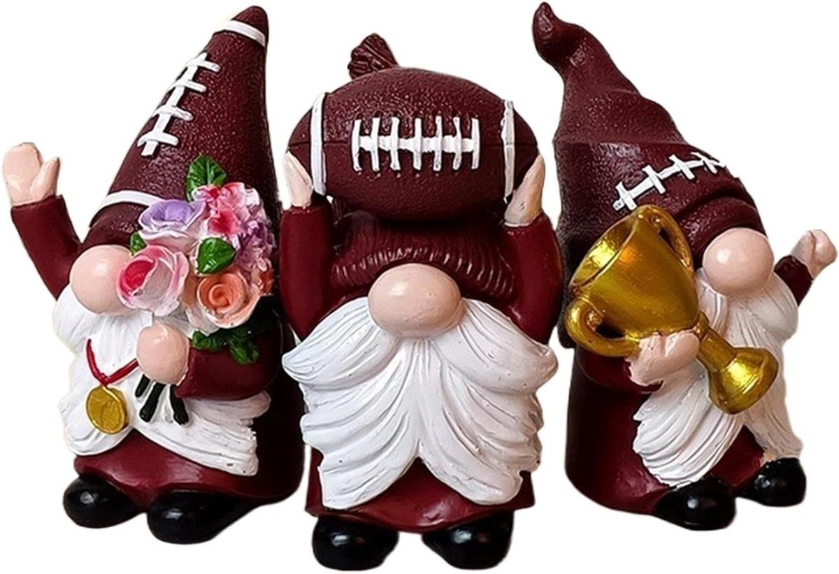 Voetbal kabouter beeldjes - Tuin decoratie set - Buitenruimte verfraaien - Creatief ontwerp - 3 stuks - Meerkleurig