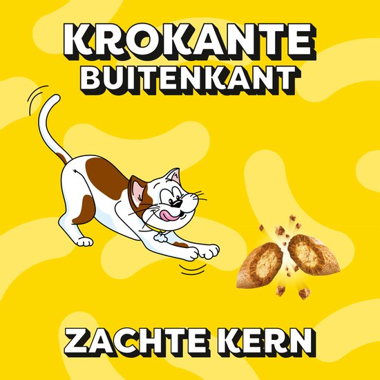 Krokante buitenkant, zachte kern: kat speelt met snacks.