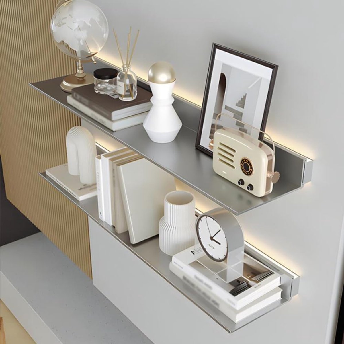 Zwevende Wandplank met LED Verlichting 90x23x7,5 cm – Aluminium Goud Wandplank / Boekenplank / Plantplank – Minimalistisch Design – HomebyNicole