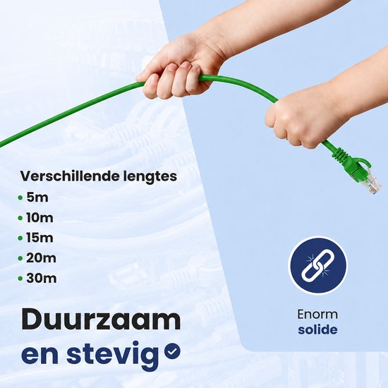 Kind handen houden een groene internetkabel vast. Tekst 'Verschillende lengtes' en 'Duurzaam en stevig'. Icoon van een schakel.