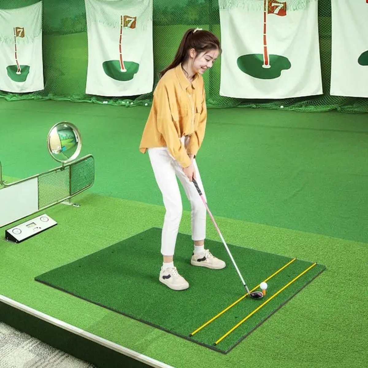 Dailygoods Kunstgrasmat voor golf oefenen binnen en buiten, inclusief 2 rubberen tees en 2 uitlijnstokken - 32mm