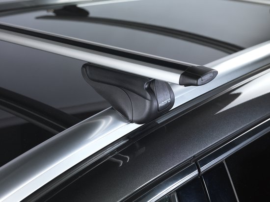 Hapro Cronos Aero 1 dakdrager in zilverkleurig aluminium met zwarte bevestigingsvoet.