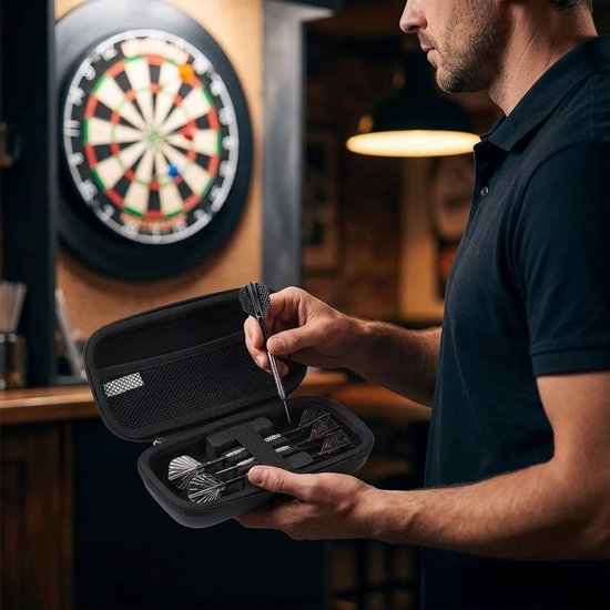 Zwarte dart case EVA harde schaal – draagbare dart opbergdoos voor darts, flights en accessoires – dart organizer met rits voor bescherming en opslag – dart etui voor heren en dames – dart accessoires — afbeelding 4