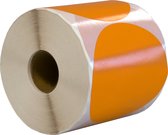 Een rol met oranje ronde stickers. De stickers hebben een diameter van 80 mm.