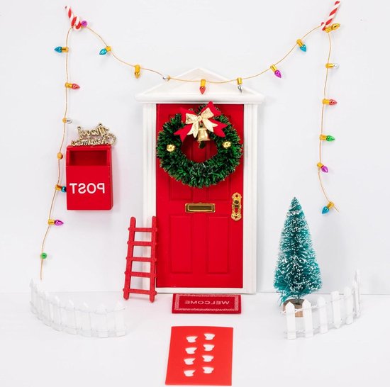 Accessoireset voor kerstdeur: elfhouder, kerstkrans, brievenbus, omheining, trap.