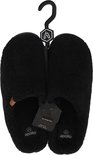 Zwarte, teddy wollen herenpantoffels van Apollo met label.