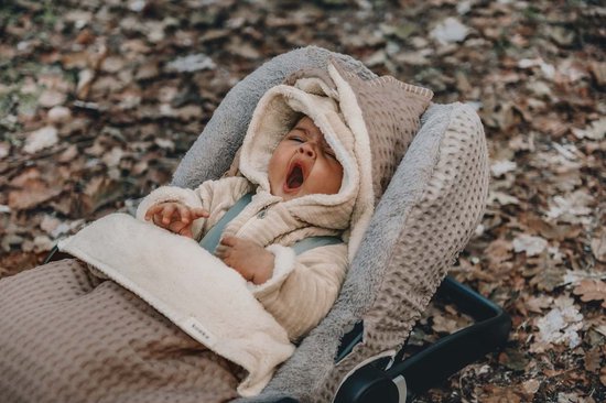 Koeka Maxi Cosi voetenzak Oslo - wafelstof met teddy - bruin van Koeka — afbeelding 2