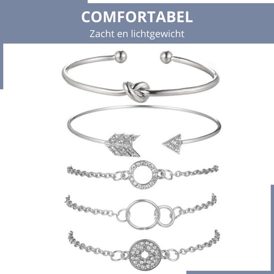 Set van 5 zilverkleurige armbanden: geknoopte bangle, pijlenbangle, en 3 schakelarmbanden met cirkel- en sterdecoraties.