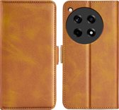 MobyDefend Hoesje - Geschikt voor OnePlus 12R - Luxe Wallet Book Case (Sluiting Zijkant) - Lichtbruin
