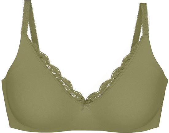 Groene BH met kanten rand langs de decolleté en een strikje.