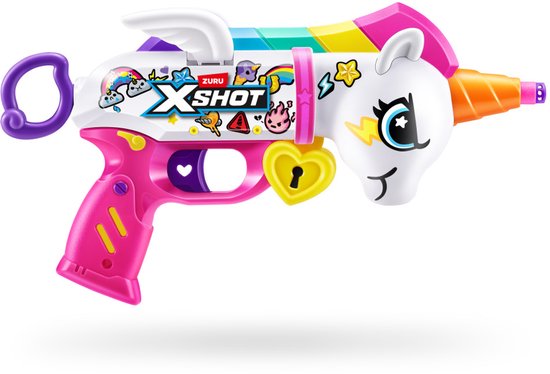 Witte X-Shot blaster met unicorn design, roze handvat, gele hoorn en vleugels. Met regenboog en stickers.