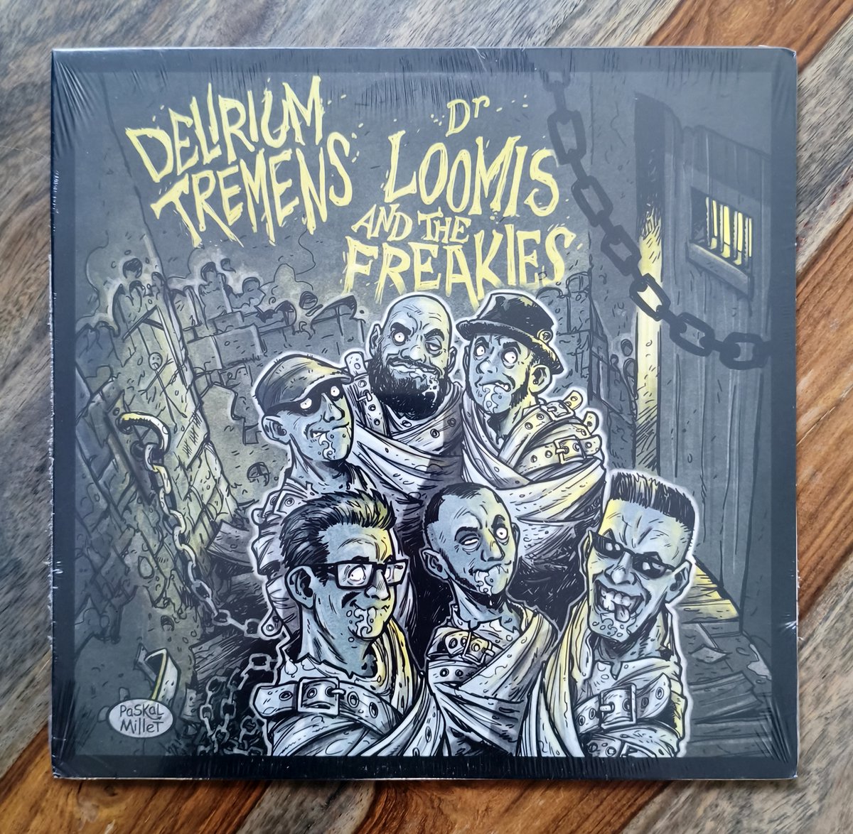 Delirium Tremens vs. Dr.LOOMIS and the Freakies - (10" EP, Ltd.)