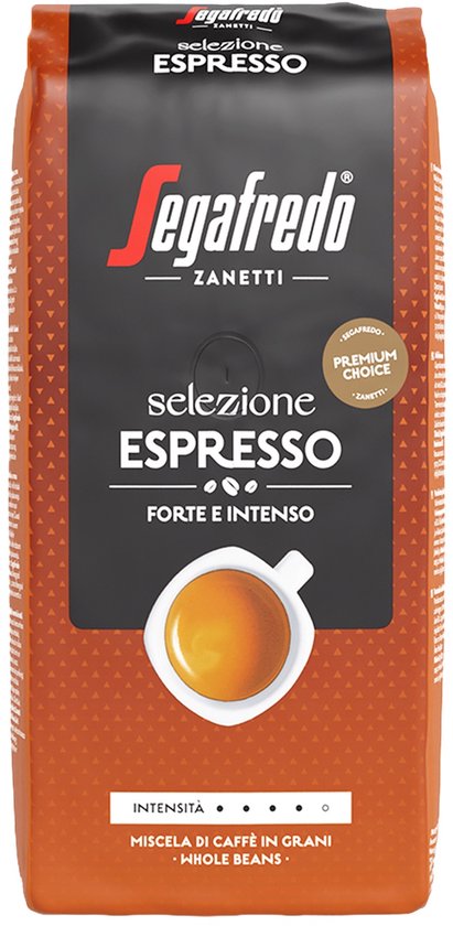 Segafredo Selezione Espresso hele koffiebonen, 1kg. Bruine verpakking met rode en zwarte accenten. Koffie in een kopje.