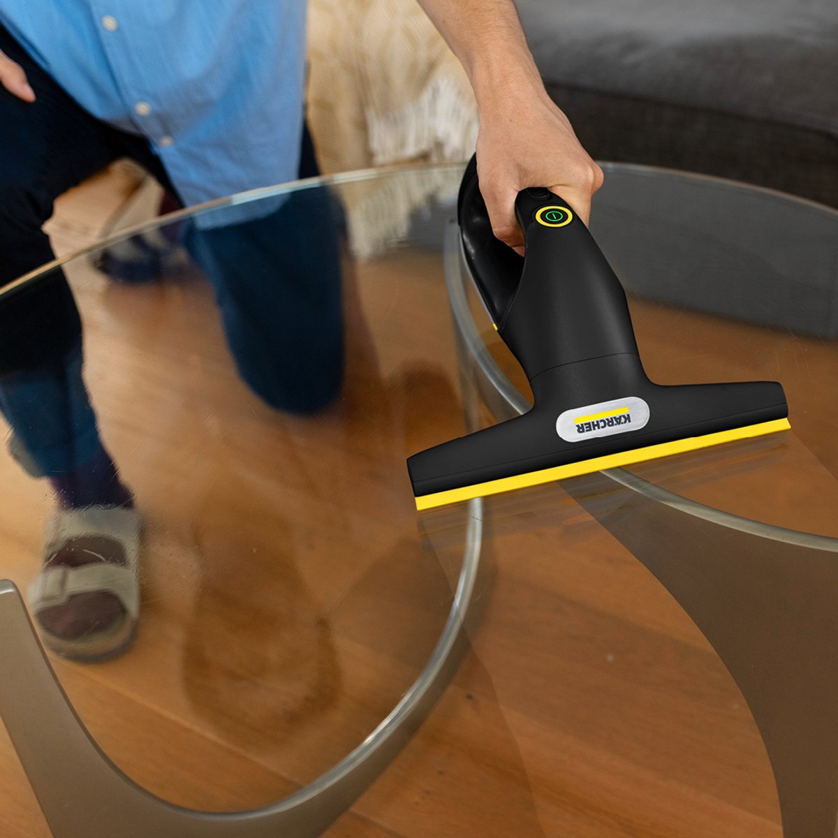 Kärcher Window Vac WV 2 Universal Precision Black draadloze ruitenreiniger - Raamwisser met looptijd accu 35 minuten voor 105 m² - Ramenwasser voor douche en spiegels - Incl. smalle zuigmond, sproeiflacon, microvezeldoek en 500 ml reinigingsmiddel thumbnail 6