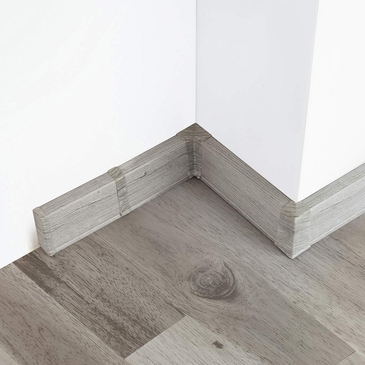 PVC Plinten - Laminaatlook - 16 Meter - 55 mm Hoog - Beschermende en Decoratieve Afdichting